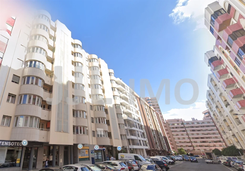 Apartamento T3 para Arrendamento em São Domingos de Benfica Foto 2