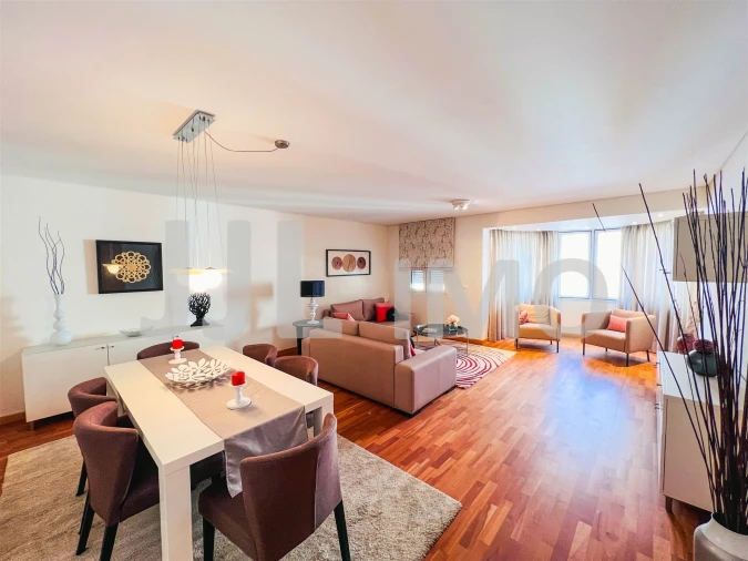 Apartamento T3 para Arrendamento em São Domingos de Benfica Foto 4