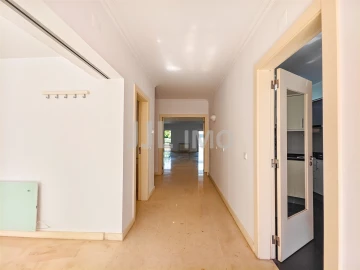 Moradia T4 para Arrendamento em Oeiras e São Julião da Barra, Paço de Arcos e Caxias