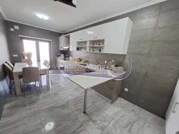 Apartamento T3 para Venda em Benavente