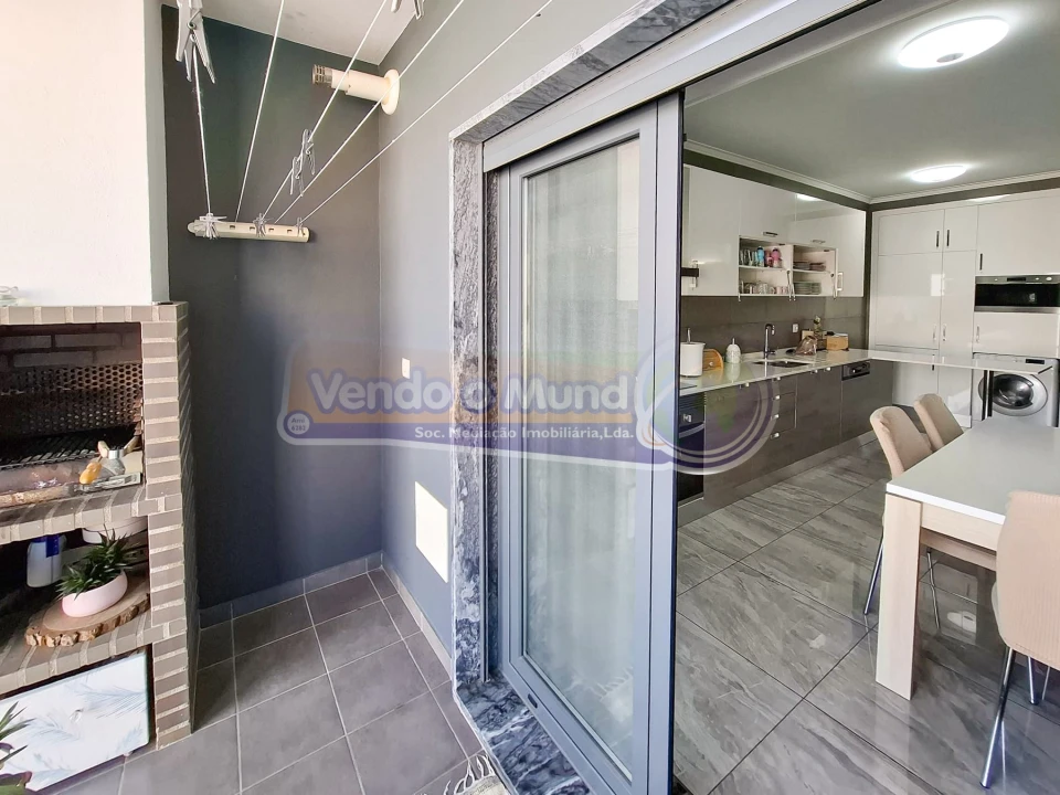 Apartamento T3 para Venda em Benavente Foto 5