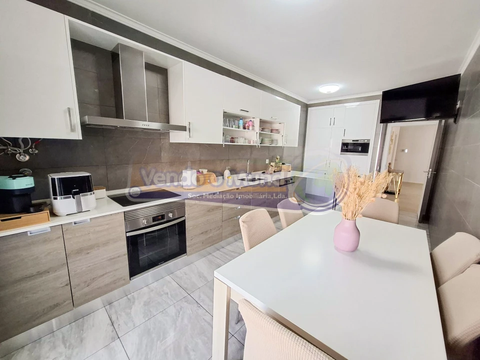 Apartamento T3 para Venda em Benavente Foto 1