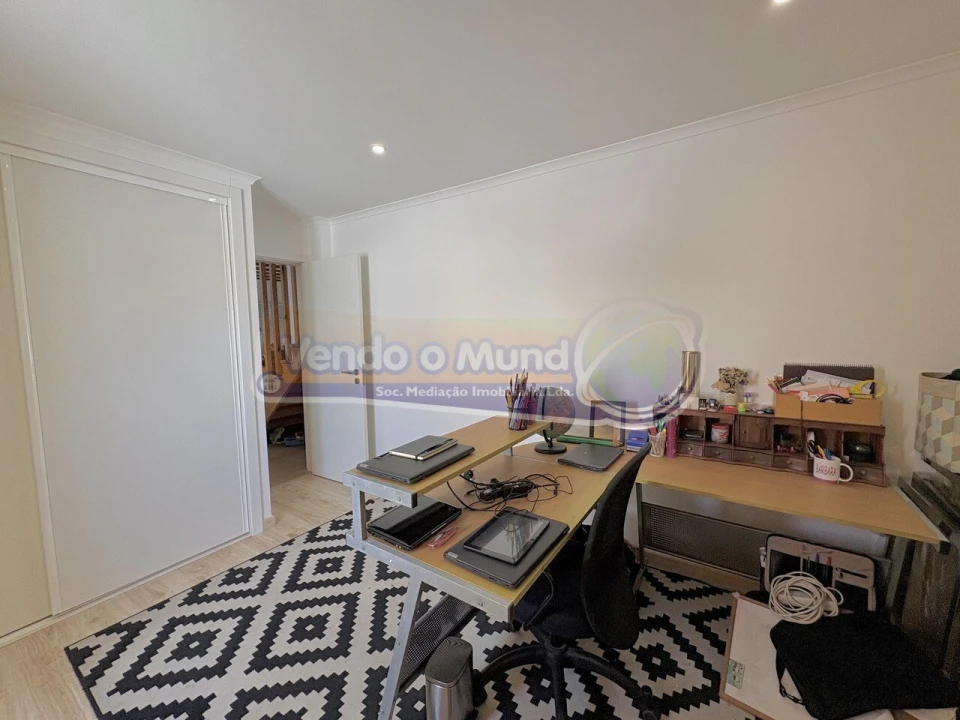 Moradia T4 para Venda em Freiria Foto 13
