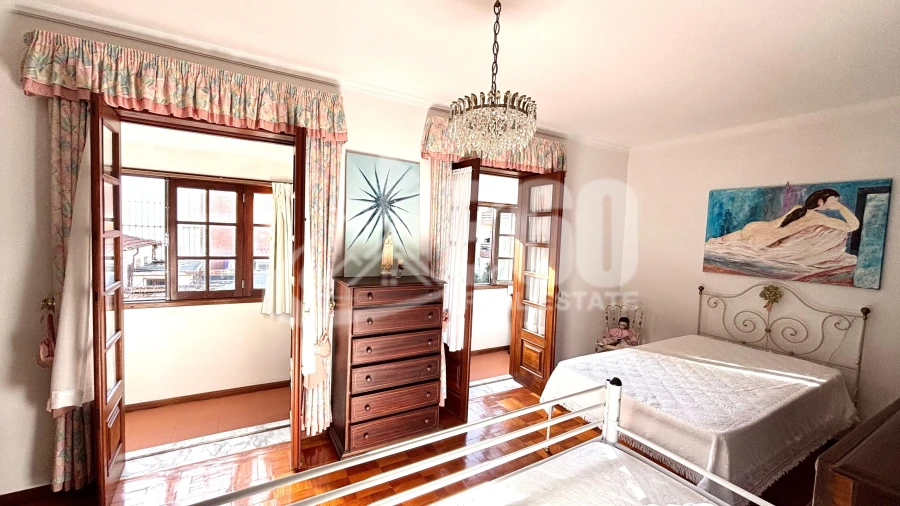 Moradia T4 para Venda em Espinho Foto 12