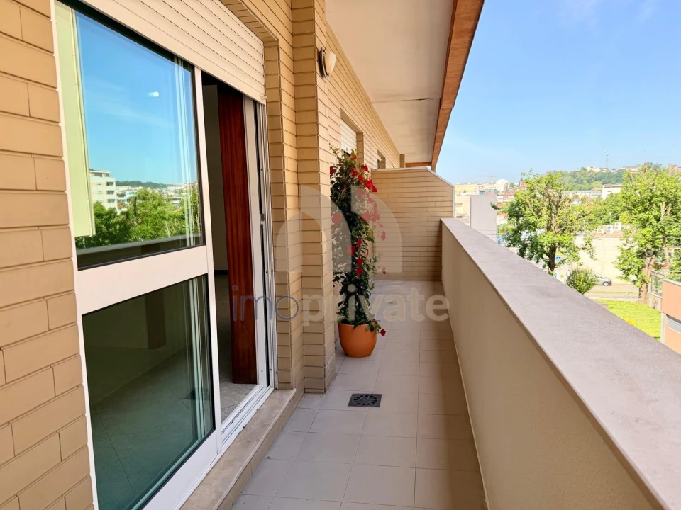 Apartamento T2 para Venda em Caldas de Vizela (São Miguel e São João) Foto 1