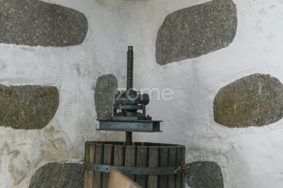Moradia T5 para Venda em Termas de São Vicente