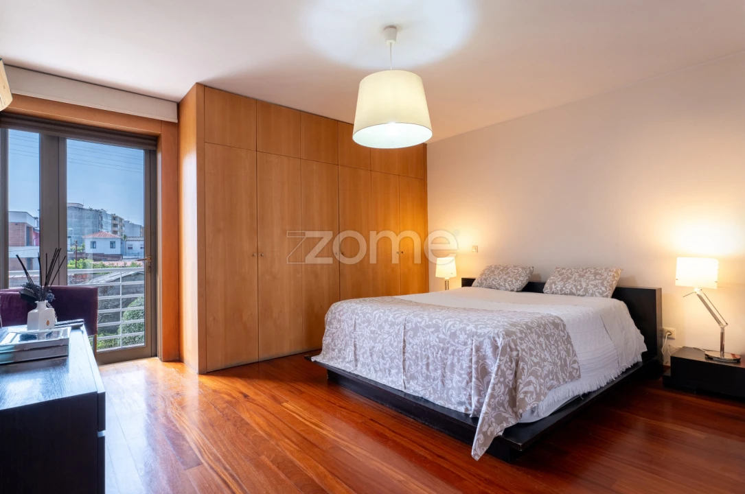 Moradia T4 para Venda em Cidade da Maia Foto 35
