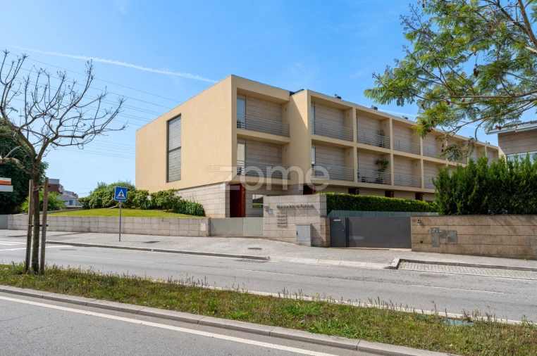 Moradia T4 para Venda em Cidade da Maia Foto 2