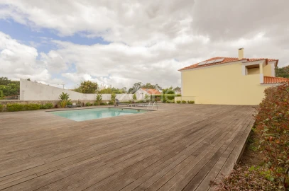 Moradia T4 para Venda em Rio de Mouro