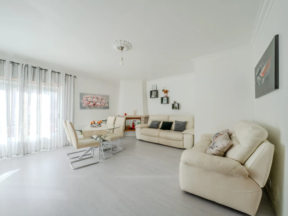 Apartamento T2 para Venda em Leiria, Pousos, Barreira e Cortes Foto 16