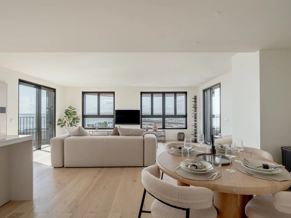 Apartamento T3 para Venda em Parque das Nações Foto 2