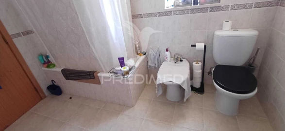Moradia T3 para Venda em Estômbar e Parchal