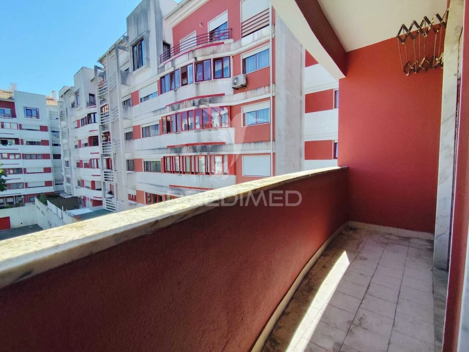 Apartamento T2 para Venda em Algueirão-Mem Martins Foto 24