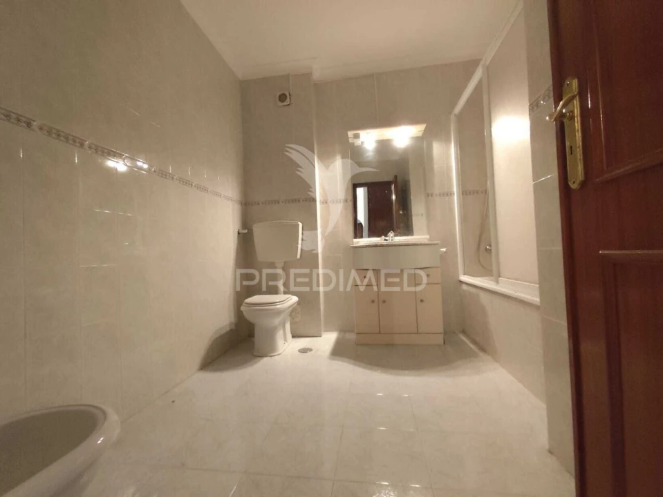 Apartamento T2 para Venda em Algueirão-Mem Martins Foto 32