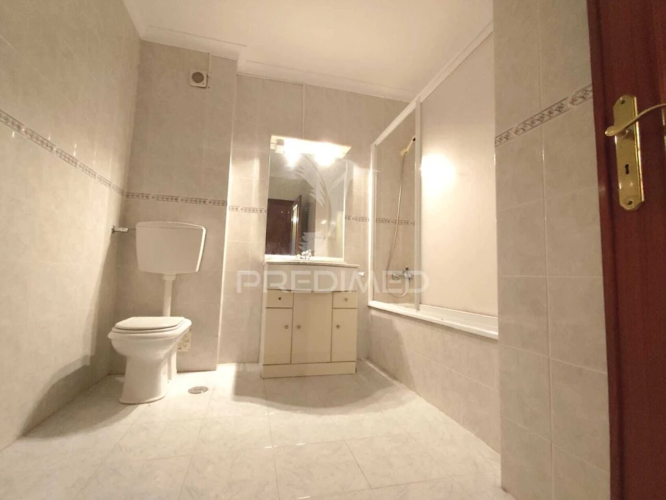 Apartamento T2 para Venda em Algueirão-Mem Martins Foto 33