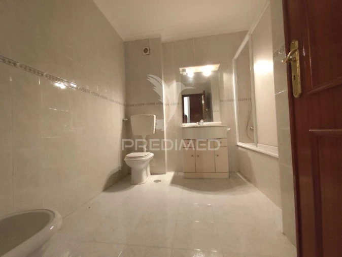 Apartamento T2 para Venda em Algueirão-Mem Martins Foto 32