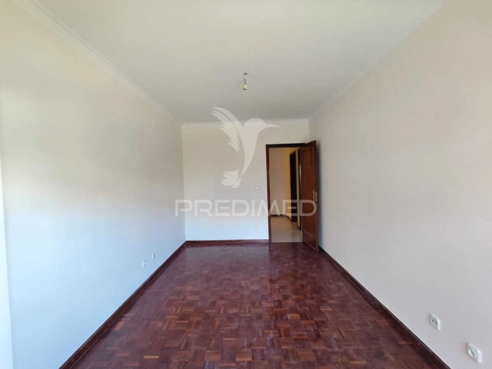 Apartamento T2 para Venda em Algueirão-Mem Martins Foto 17