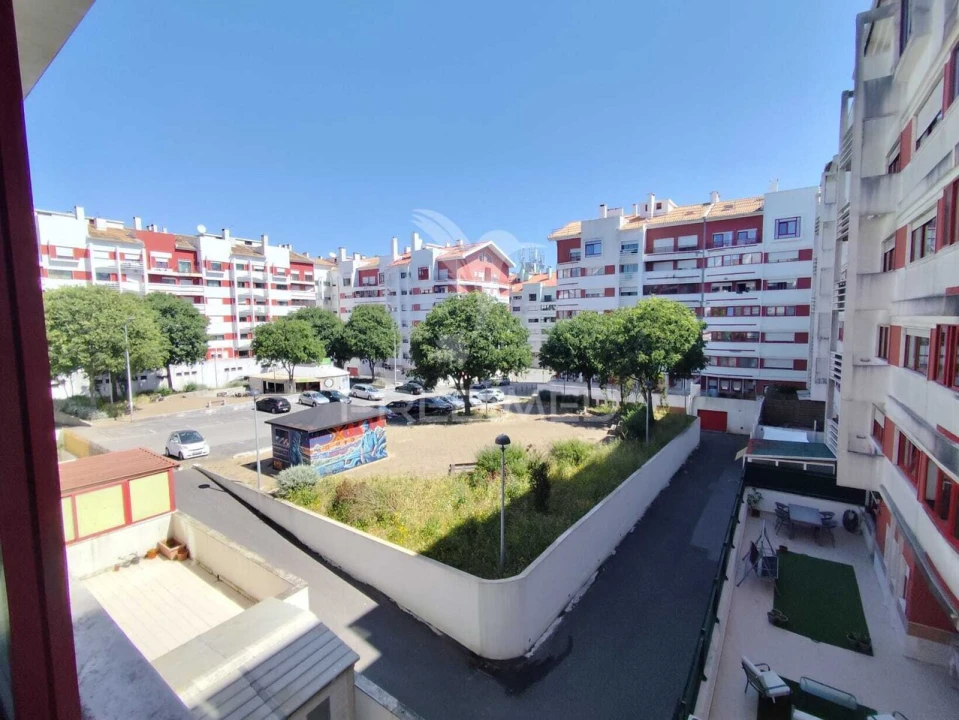 Apartamento T2 para Venda em Algueirão-Mem Martins Foto 3