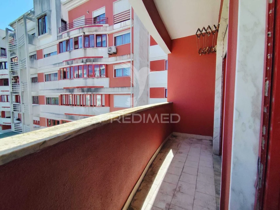 Apartamento T2 para Venda em Algueirão-Mem Martins Foto 23