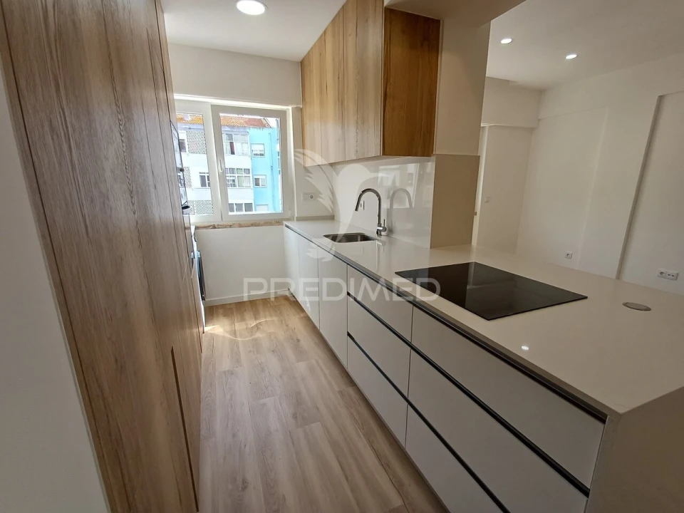 Apartamento T1 para Venda em Seixal, Arrentela e Aldeia de Paio Pires Foto 7
