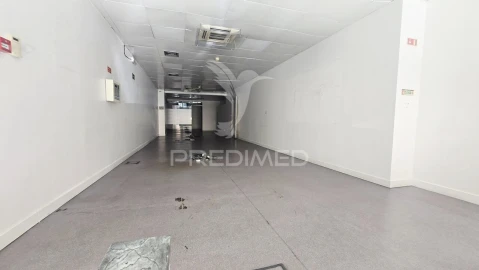 Loja para Arrendamento em Portimão
