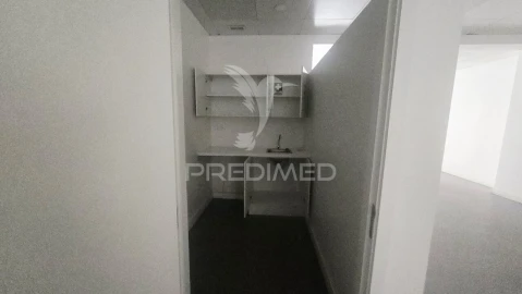 Loja para Arrendamento em Portimão