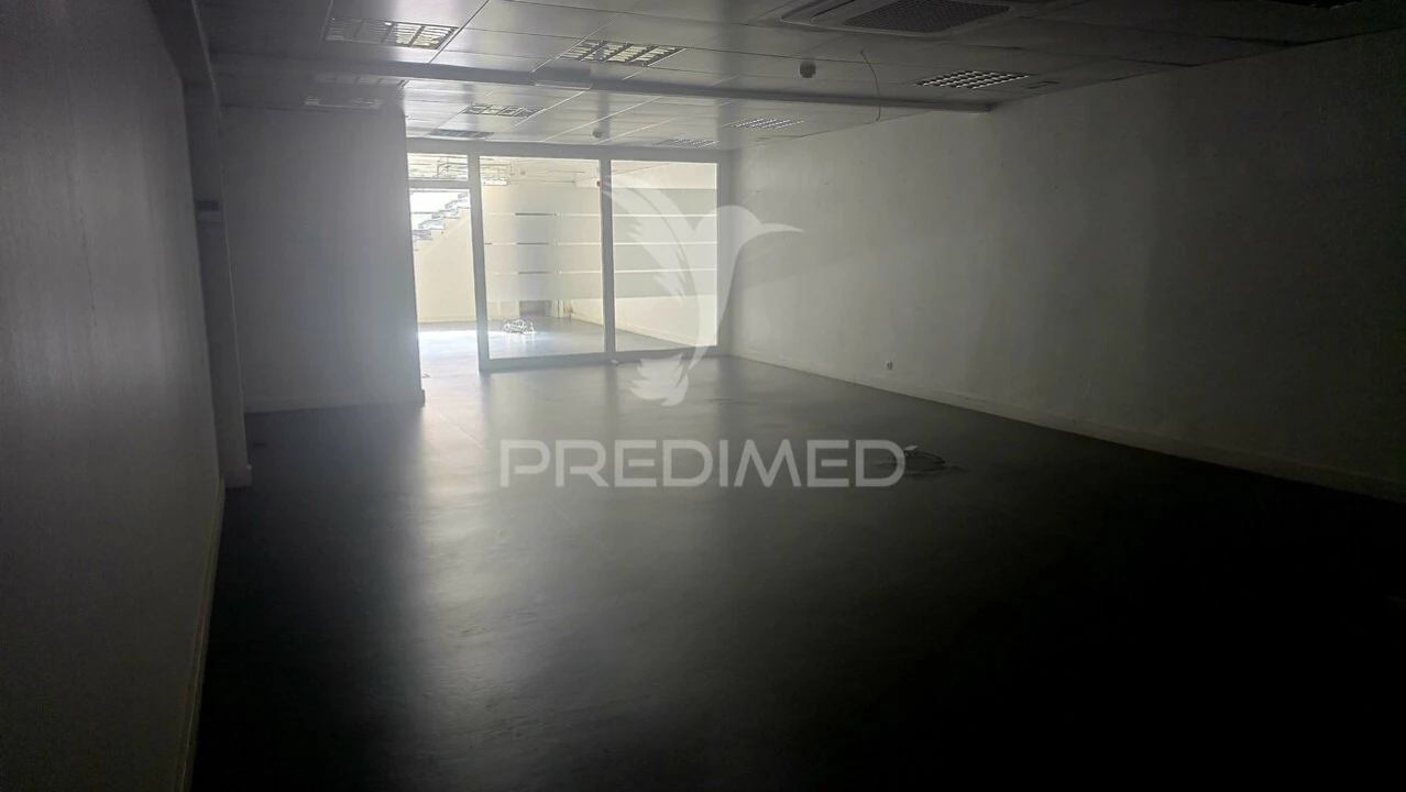 Loja para Arrendamento em Portimão Foto 31