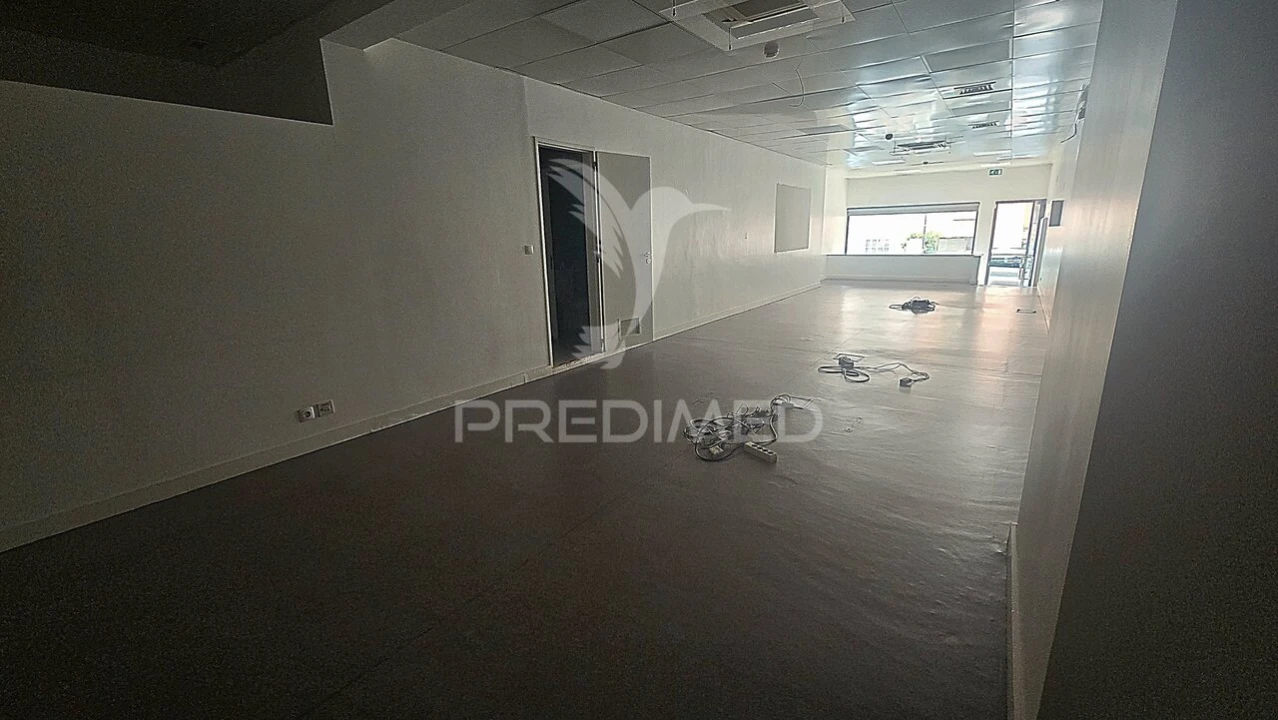 Loja para Arrendamento em Portimão Foto 15