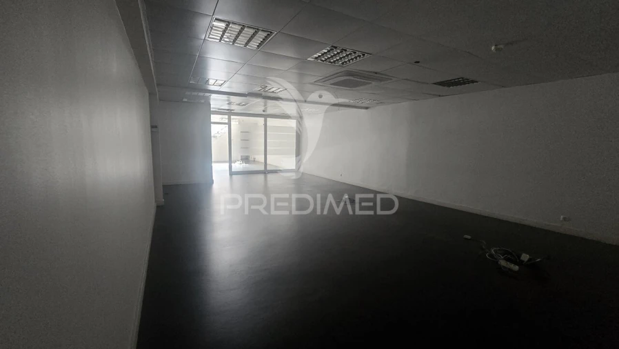 Loja para Arrendamento em Portimão Foto 30