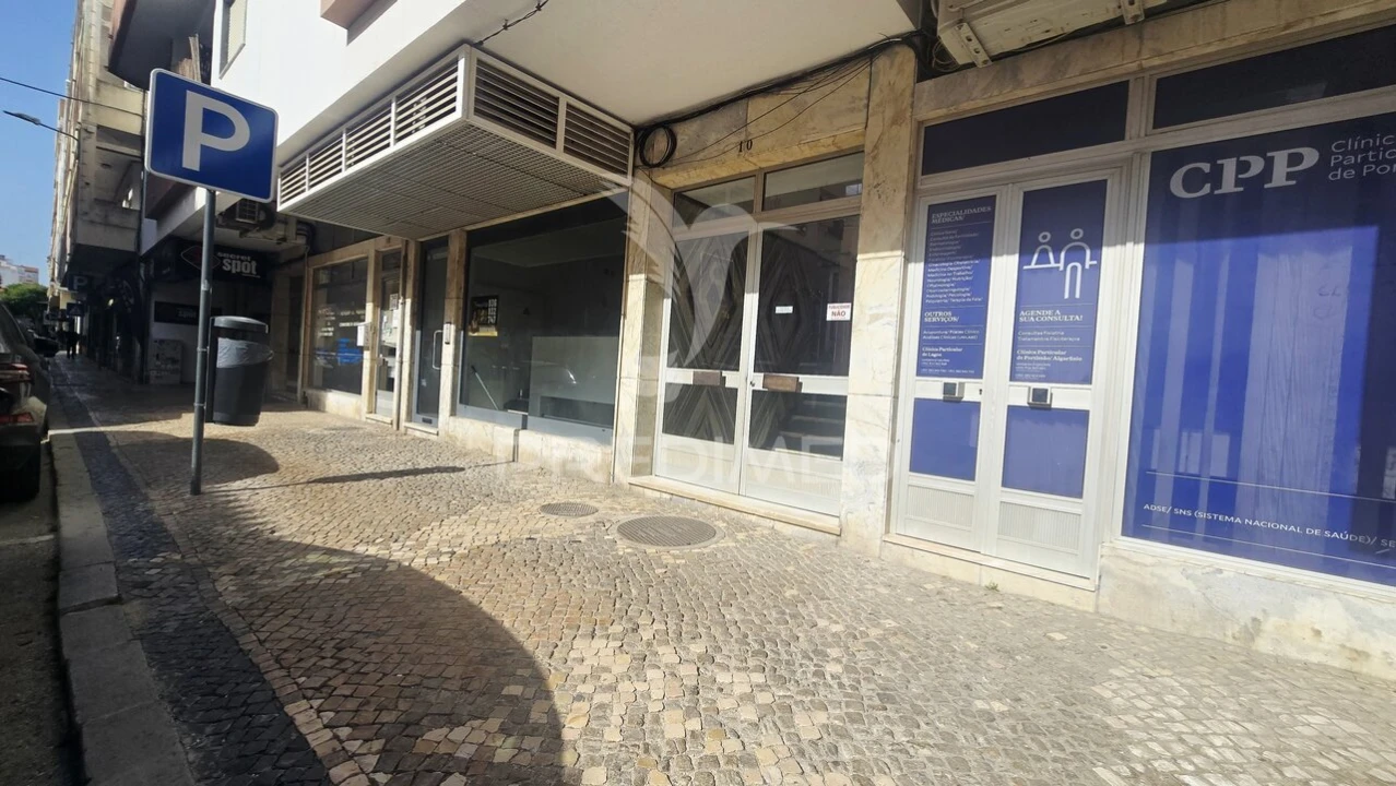 Loja para Arrendamento em Portimão Foto 33