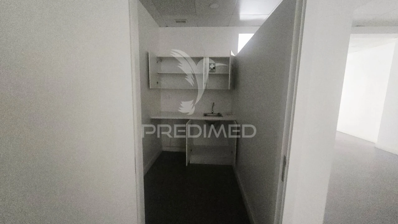 Loja para Arrendamento em Portimão Foto 10