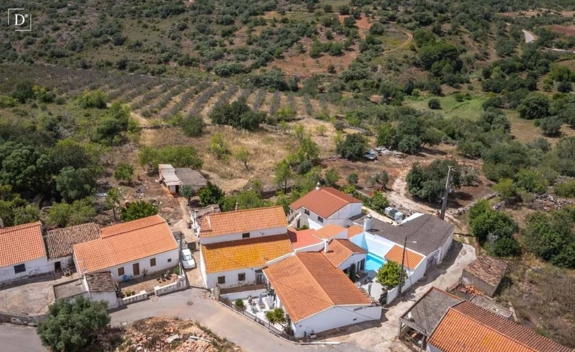 Moradia T2 para Venda em Alte Foto 42