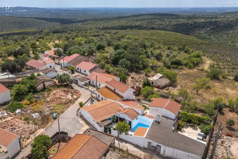 Moradia T2 para Venda em Alte Foto 41