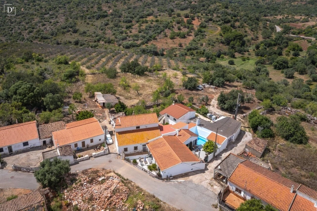 Moradia T2 para Venda em Alte Foto 42
