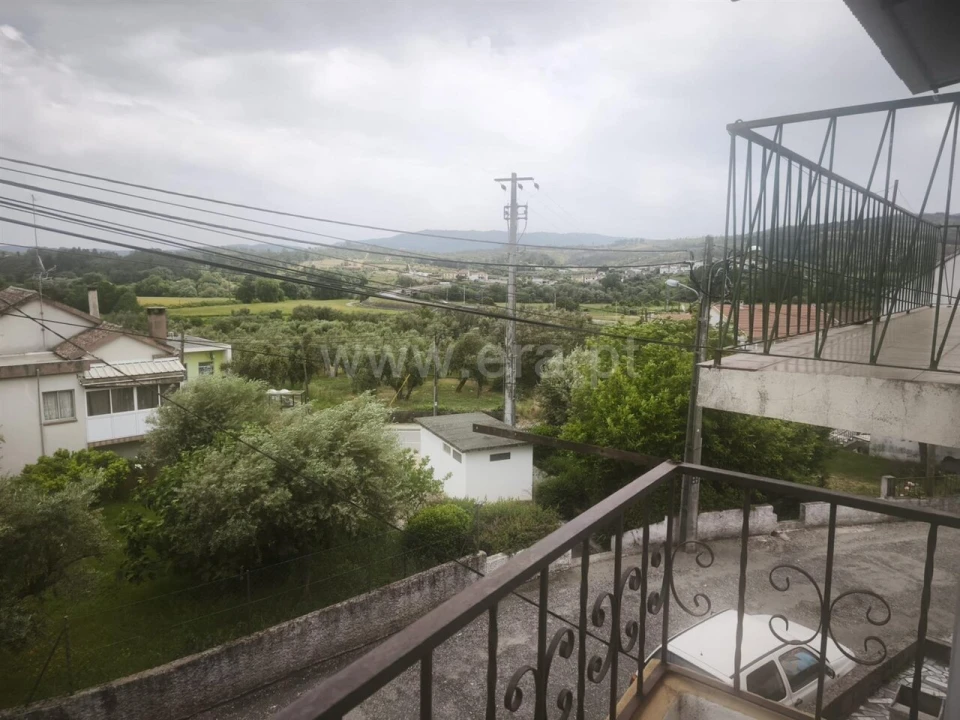 Moradia T1 para Venda em Peso e Vales do Rio Foto 9