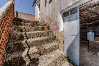 Moradia T1 para Venda em Três Povos