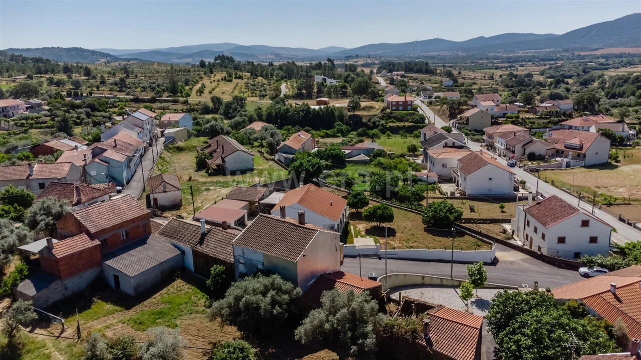Moradia T1 para Venda em Três Povos Foto 16