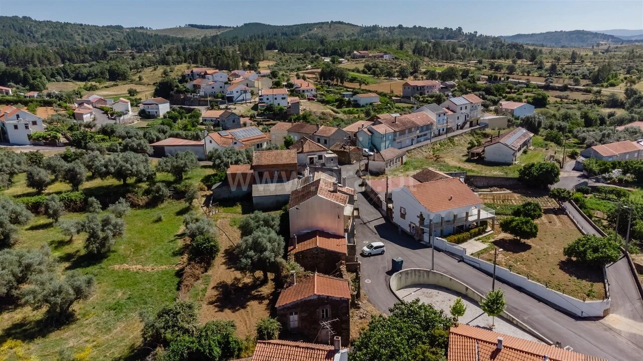 Moradia T1 para Venda em Três Povos Foto 17
