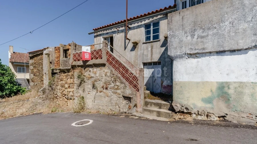 Moradia T1 para Venda em Três Povos