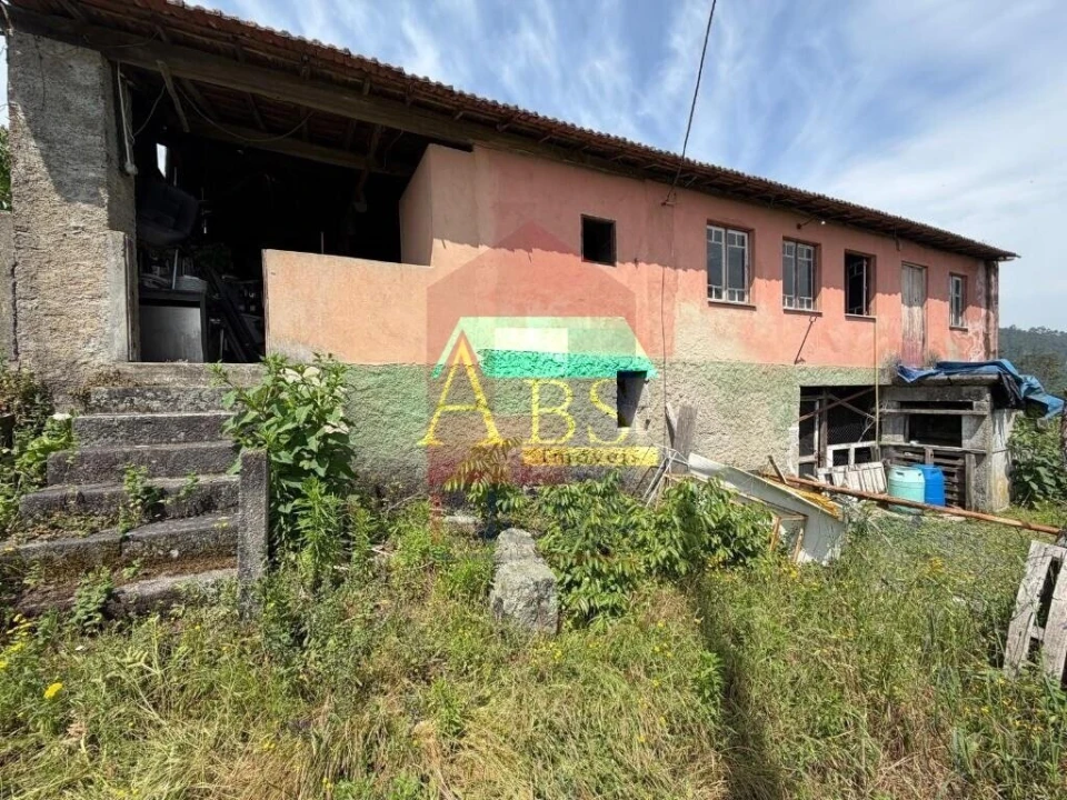 Moradia T3 para Venda em Vila Verde e Barbudo Foto 1