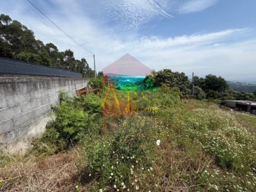 Moradia T3 para Venda em Vila Verde e Barbudo