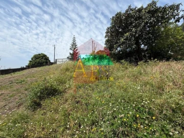 Moradia T3 para Venda em Vila Verde e Barbudo