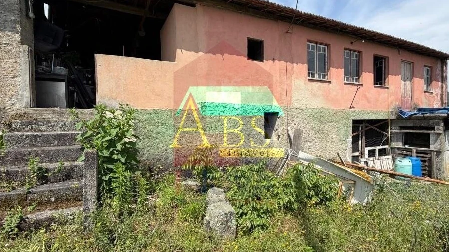 Moradia T3 para Venda em Vila Verde e Barbudo