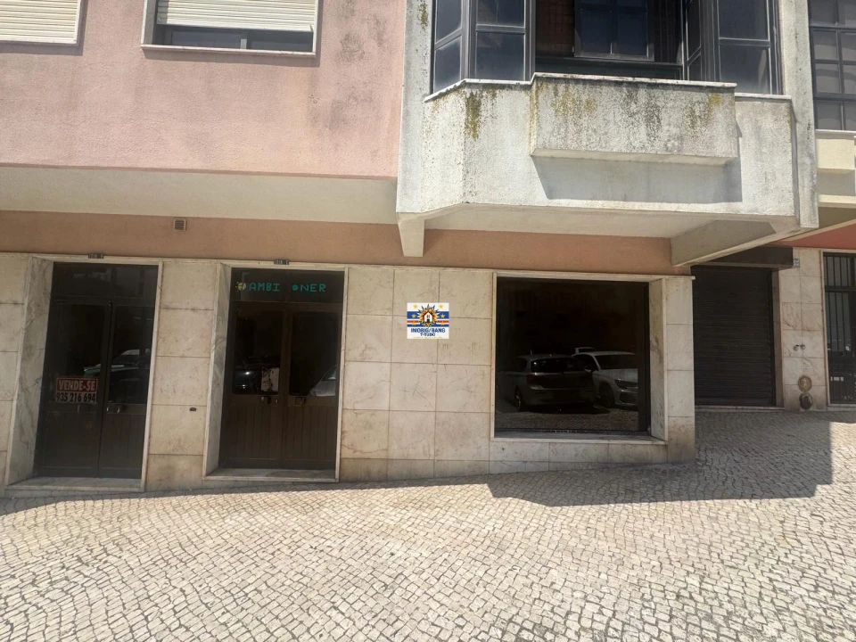 Prédio para Venda em Cacém e São Marcos Foto 3
