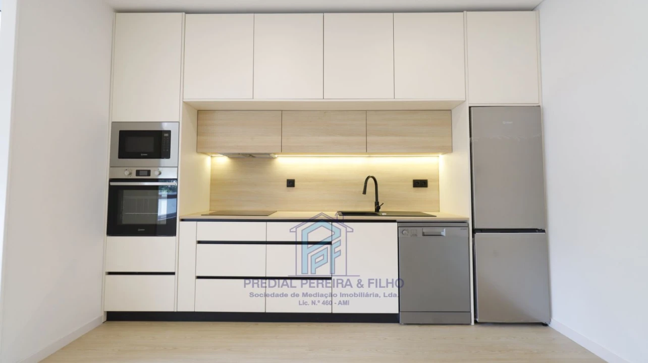 Apartamento T3 para Venda em Fânzeres e São Pedro da Cova Foto 3