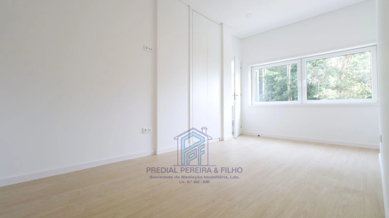 Apartamento T3 para Venda em Fânzeres e São Pedro da Cova Foto 9