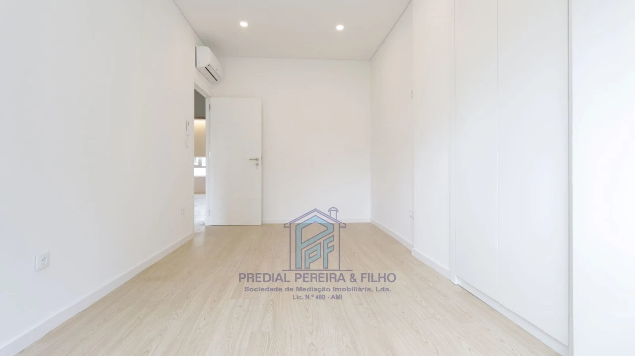 Apartamento T3 para Venda em Fânzeres e São Pedro da Cova Foto 11