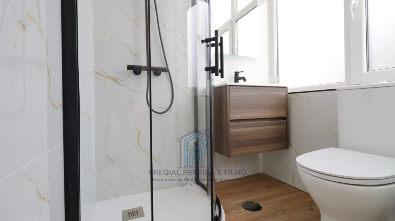 Apartamento T3 para Venda em Fânzeres e São Pedro da Cova Foto 13