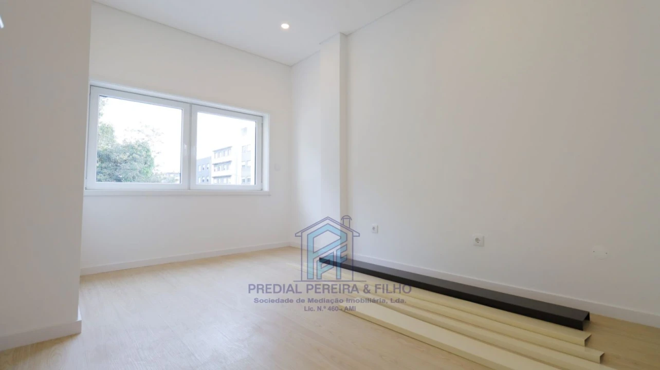Apartamento T3 para Venda em Fânzeres e São Pedro da Cova Foto 14