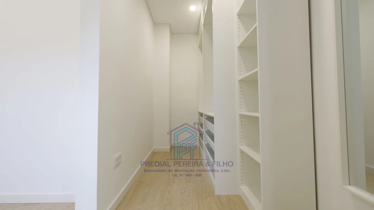 Apartamento T3 para Venda em Fânzeres e São Pedro da Cova Foto 25